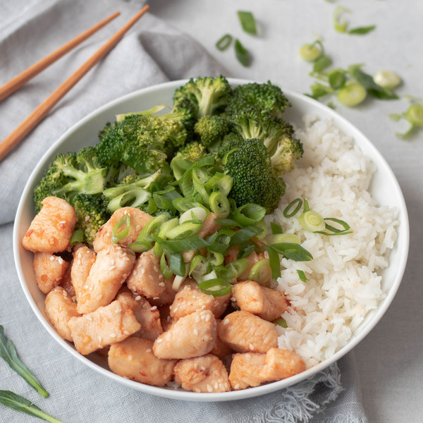 Asian Recipes - Spicy Chili-Garlic Chicken & Broccoli Rice Bowl | Tom Thumb