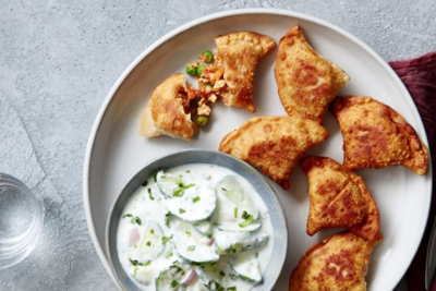Chicken Samosas with Cucumber Raita Salad | Safeway