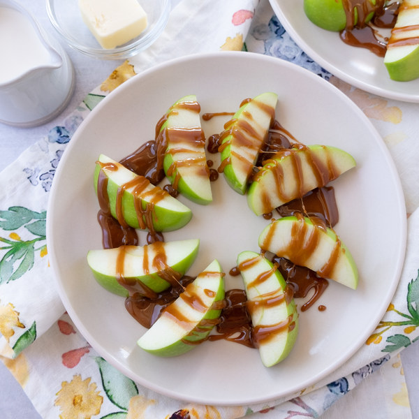 Sticky Salted Caramel Apple Wedges