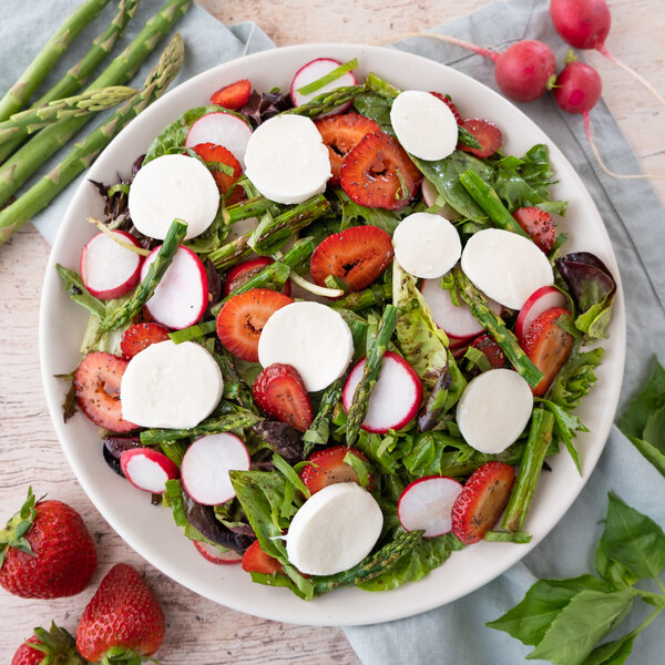 Mozzarella, Asparagus & Strawberry Salad with Poppy Seed Dressing