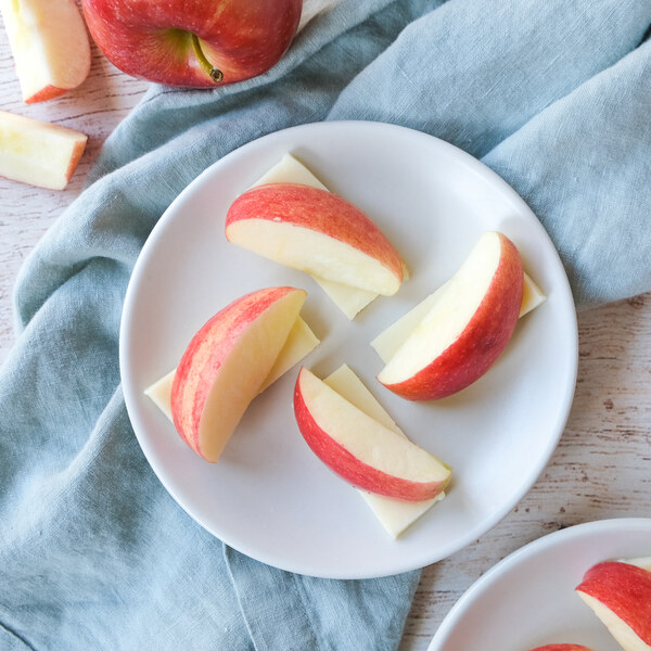 Apple Wedges with Mozzarella Cheese