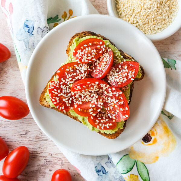 Avocado Toast with Tomatoes & Sesame Seeds