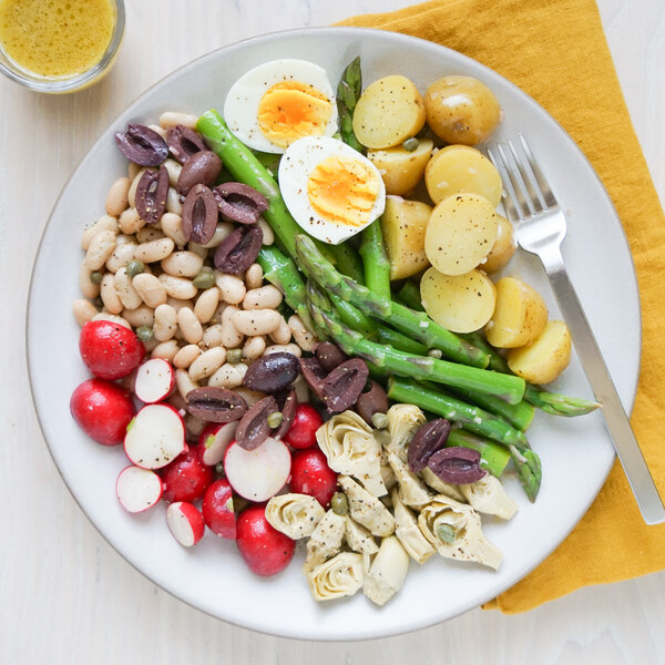"Salade Niçoise" with Beans, Potatoes, Asparagus, Artichokes & Olives