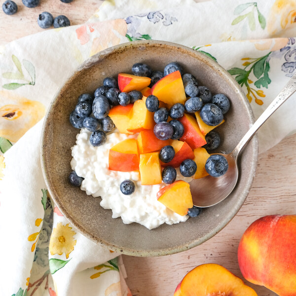Cottage Cheese with Peaches & Blueberries