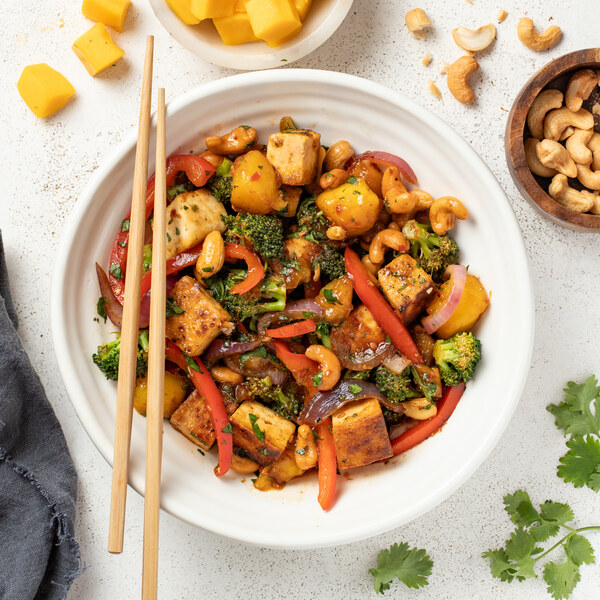 Crispy Ginger Tofu Stir-Fry with Broccoli, Pepper, Mango & Cashews
