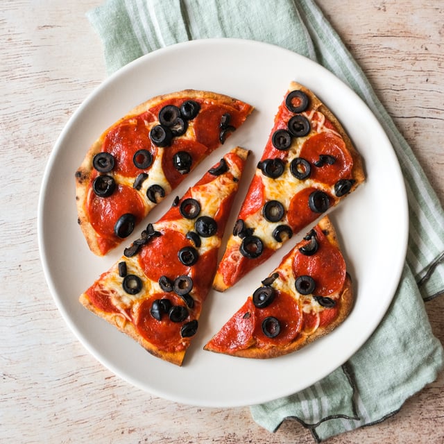 Short Cut Cheese, Pepperoni & Black Olive Flatbread