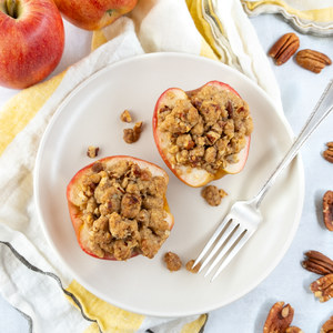 Baked Apples with Cinnamon-Pecan Topping