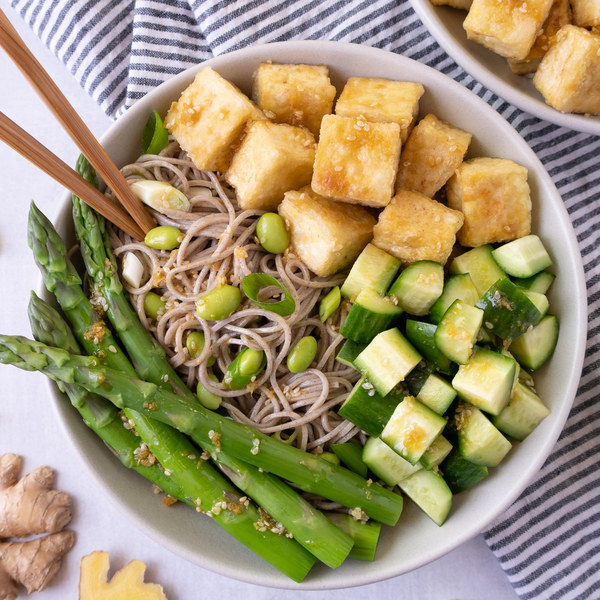 Asian Tofu Soba Noodle Bowl with Edamame, Cucumber & Asparagus Albertsons
