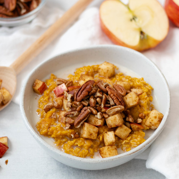 Breakfast Recipes Pumpkin Spice Oatmeal with CinnamonSugar Apples