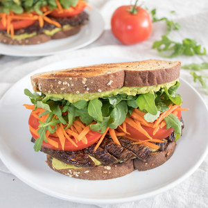 Mushroom Sandwich with Avocado-Mayo Spread, Arugula, Tomato & Carrot 