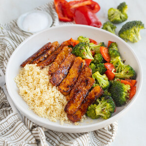 Seared Barbecue Tempeh with Couscous, Broccoli & Bell Pepper