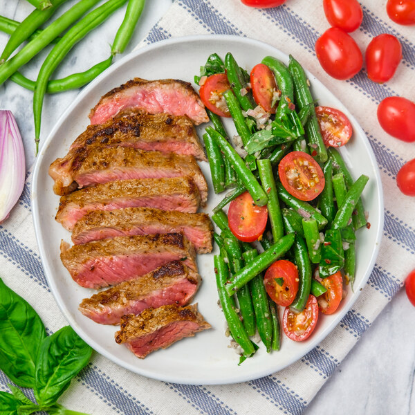 Cajun Spiced Ribeye with Green Bean, Tomato & Basil Salad | Jewel-Osco